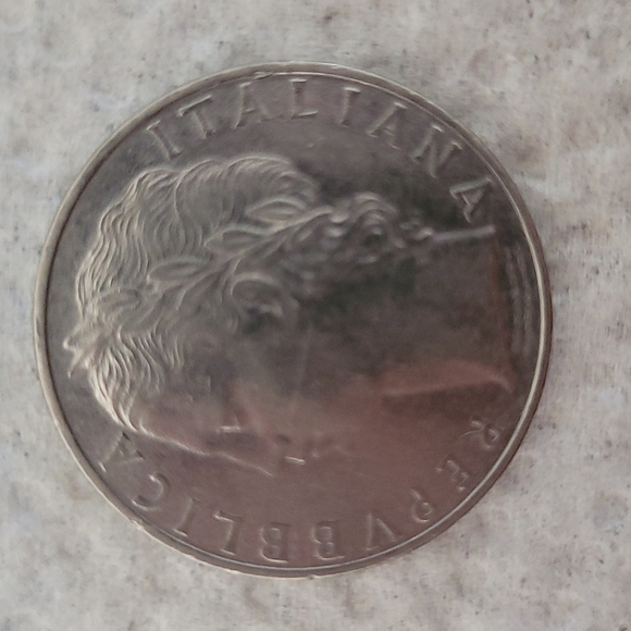 Vintage Italy 1963 lire 100 coin. Rare - Picture 2 of 2